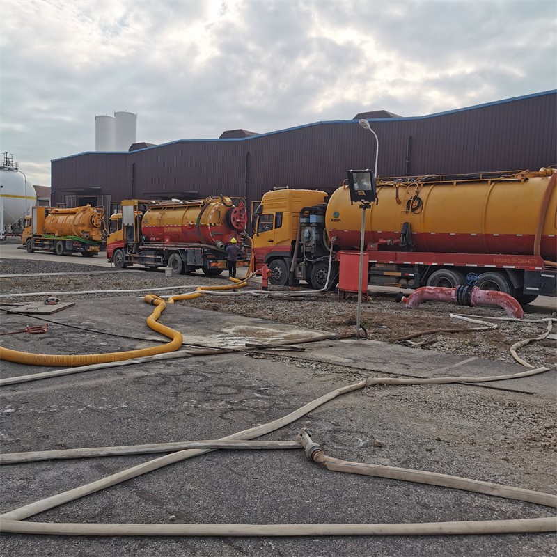 海伦污水池清理